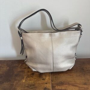 Coach Leather Shoulder Handbag Gold In Great Conditions Almost New!